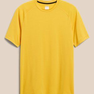 Banana Republic Sport Moisture-Wicking Crew Neck Training Tee